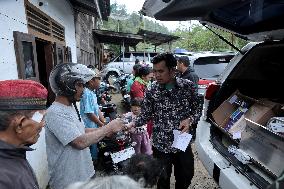 At Least 61 People Killed in Indonesia Floods