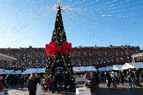 Christmas Market At Place Du Capitole - Toulouse