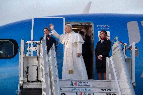 Pope Leo XIV Boards Plane On His Way To Turkey - Rome