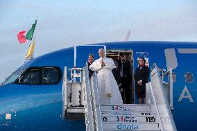 Pope Leo XIV Boards Plane On His Way To Turkey - Rome