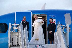 Pope Leo XIV Boards Plane On His Way To Turkey - Rome