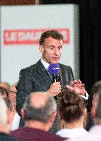 Macron meets readers of the Ebra group - Mirecourt