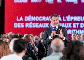Macron meets readers of the Ebra group - Mirecourt