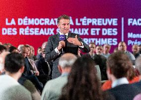 Macron meets readers of the Ebra group - Mirecourt