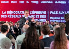 Macron meets readers of the Ebra group - Mirecourt