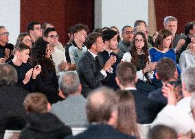 Macron meets readers of the Ebra group - Mirecourt