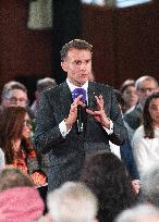 Macron meets readers of the Ebra group - Mirecourt