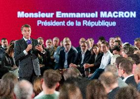 Macron meets readers of the Ebra group - Mirecourt