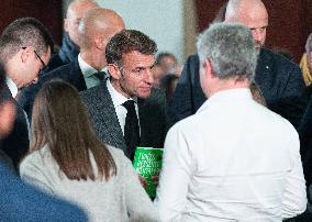 Macron meets readers of the Ebra group - Mirecourt