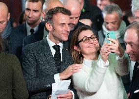 Macron meets readers of the Ebra group - Mirecourt