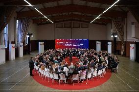 Macron meets readers of the Ebra group - Mirecourt