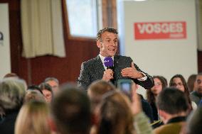 Macron meets readers of the Ebra group - Mirecourt