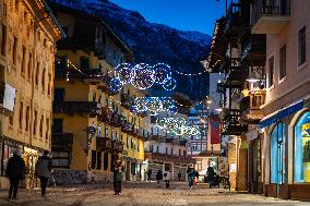 New Olympic Christmas Decorations In Cortina - Italy