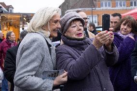 Marine Le Pen At Carvin Market for RN 2026 Municipal Campaign - Hauts-de-France