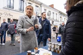 Marine Le Pen At Carvin Market for RN 2026 Municipal Campaign - Hauts-de-France
