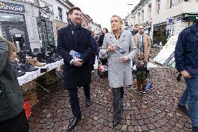 Marine Le Pen At Carvin Market for RN 2026 Municipal Campaign - Hauts-de-France