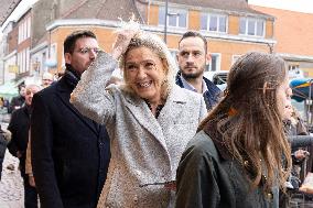 Marine Le Pen At Carvin Market for RN 2026 Municipal Campaign - Hauts-de-France