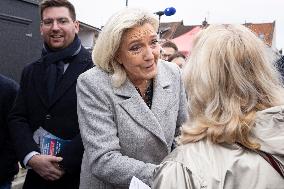 Marine Le Pen At Carvin Market for RN 2026 Municipal Campaign - Hauts-de-France