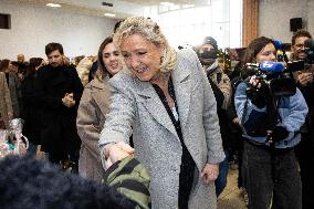 Marine Le Pen at the Drocourt Christmas Market for RN 2026 Municipal Campaign - Hauts-de-France