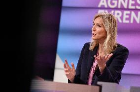 Agnes Evren On Dimanche En Politique - Paris