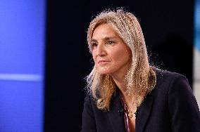 Agnes Evren On Dimanche En Politique - Paris