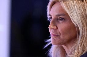 Agnes Evren On Dimanche En Politique - Paris