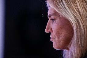 Agnes Evren On Dimanche En Politique - Paris