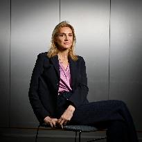 Agnes Evren On Dimanche En Politique - Paris