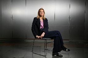 Agnes Evren On Dimanche En Politique - Paris