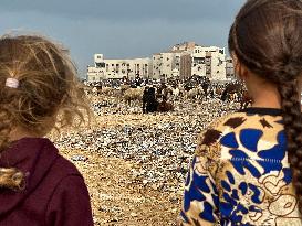 Difficult Humanitarian Conditions Near the Khan Yunis Landfill - Palestine