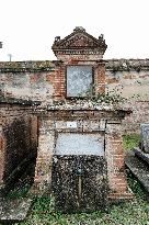 Cemetery of Abandoned Graves - Toulouse