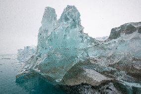 GLACIER FRONT