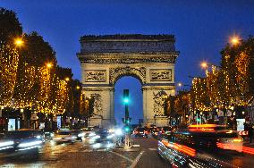 Illustration - Christmas in Paris