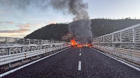 Armed Force Attacked A Van On The A2 Motorway -  Reggio Calabria