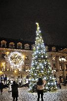 Illustration - Christmas in Paris