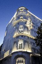 Illustration - Christmas in Paris