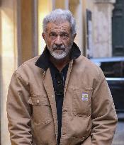 Mel Gibson Out - Rome