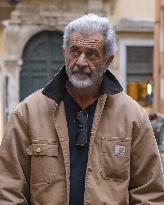 Mel Gibson Out - Rome