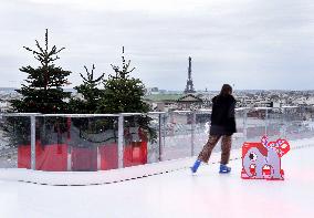 The Ice Rink At Galeries Lafayette - Paris