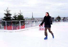 The Ice Rink At Galeries Lafayette - Paris