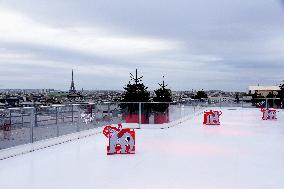 The Ice Rink At Galeries Lafayette - Paris