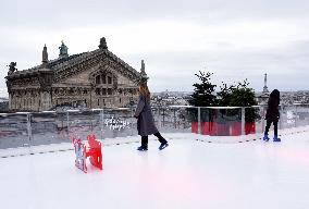 The Ice Rink At Galeries Lafayette - Paris