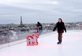 The Ice Rink At Galeries Lafayette - Paris
