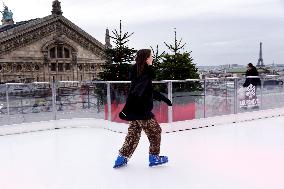 The Ice Rink At Galeries Lafayette - Paris