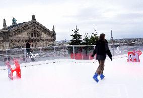 The Ice Rink At Galeries Lafayette - Paris