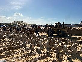 Unidentified War Victims Buried In Gaza