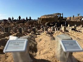 Unidentified War Victims Buried In Gaza