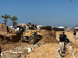 Unidentified War Victims Buried In Gaza