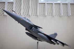 Zelensky Visits Dassault Aviation With Dassault CEO - Cergy-Pontoise