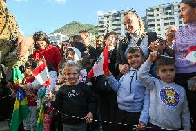 Cheering Crowds For Pope Leo XIV - Beirut